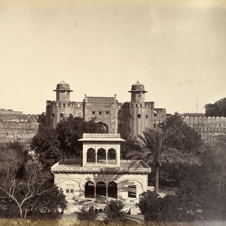 Hazuri Bagh — photo: Samuel Bourne, Public domain, via Wikimedia Commons