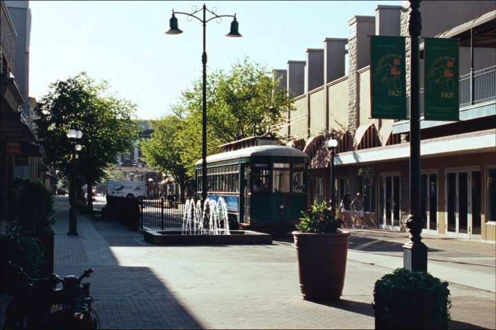 la grove